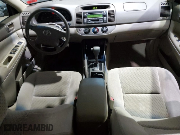 2004 Toyota Camry LE z VIN 4T1BE32K74U311882, wystawiony jako Copart lot #47997235 z przebiegiem 205 299 mil mil oraz Szkoda całkowita • Salvage title. Historia ofert i sprzedaży dostępna na DreamBid. Obrazek 8.