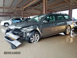 2008 Volkswagen Passat Komfort with VIN WVWXK73C98E115721, listed as a Copart auction lot 60872795 with 201,692 mi miles and Salvage title. Bid and sale history available at DreamBid. Image 1.