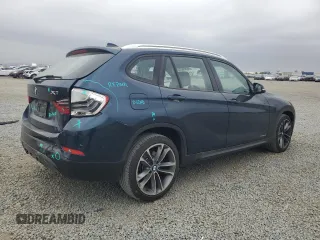 2013 BMW X1 xDrive28i z VIN WBAVL1C5XDVR85326, wystawiony jako Copart lot #58524225 z przebiegiem 138 389 mil mil oraz Szkoda całkowita • Salvage title. Historia ofert i sprzedaży dostępna na DreamBid. Obrazek 3.