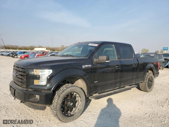 2015 Ford F-150 XLT w/HD Payload Pkg with VIN 1FTFW1EG4FKE41390, listed as a Copart auction lot 52600835 with 264,765 mi miles and Clean Title. Bid and sale history available at carsss.com. Image 1.