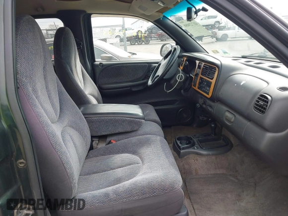 1997 Dodge Dakota with VIN 1B7GG23X1VS211394, listed as a IAAI auction lot 41723088 with 124,104 mi miles. Bid and sale history available at carsss.com. Image 5.
