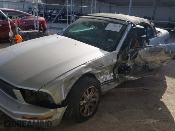 2007 Ford Mustang Deluxe with VIN 1ZVFT84N375205957, listed as a IAAI auction lot 41728914 with Not Provided miles and . Bid and sale history available at carsss.com. Image 6.