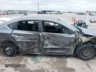 2017 Nissan Sentra SR z VIN 3N1AB7AP4HY281064, wystawiony jako IAAI lot #42119460 z przebiegiem 91 791 mil mil oraz . Historia ofert i sprzedaży dostępna na DreamBid. Obrazek 14.