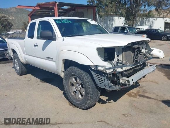 2005 Toyota Tacoma PreRunner z VIN 5TETU62N25Z062181, wystawiony jako IAAI lot #41837178 z przebiegiem 236 480 mil mil oraz . Historia ofert i sprzedaży dostępna na DreamBid. Obrazek 1.