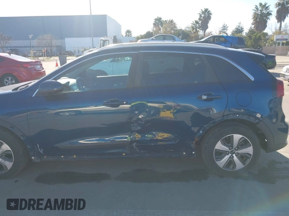 2017 Kia Niro LX with VIN KNDCB3LCXH5075222, listed as a IAAI auction lot 41526017 with 114,309 mi miles. Bid and sale history available at carsss.com. Image 15.