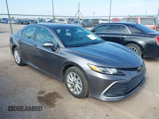 2024 Toyota Camry LE z VIN 4T1C11AK2RU208091, wystawiony jako IAAI lot #42495071 z przebiegiem 46 445 mil mil oraz . Historia ofert i sprzedaży dostępna na DreamBid. Obrazek 1.