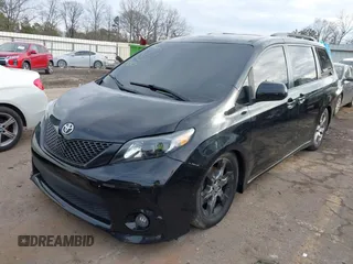 2011 Toyota Sienna SE with VIN 5TDXK3DCXBS112867, listed as a IAAI auction lot 41394925 with 235,567 mi miles. Bid and sale history available at carsss.com. Image 17.