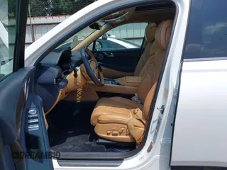 2024 Genesis GV80 z VIN KMUHCESC8RU166378, wystawiony jako IAAI lot #42260945 z przebiegiem 32 119 mil mil oraz . Historia ofert i sprzedaży dostępna na DreamBid. Obrazek 5.