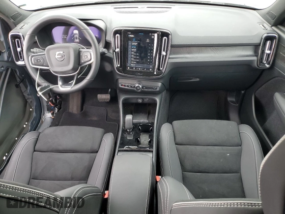 2023 Volvo XC40 Ultimate с VIN YV4ED3UM8P2961627, выставлен на аукционе Copart как лот 55118625 с пробегом 17 059 миль миль и Списание • Salvage title. История ставок и продаж доступна на DreamBid. Изображение 8.