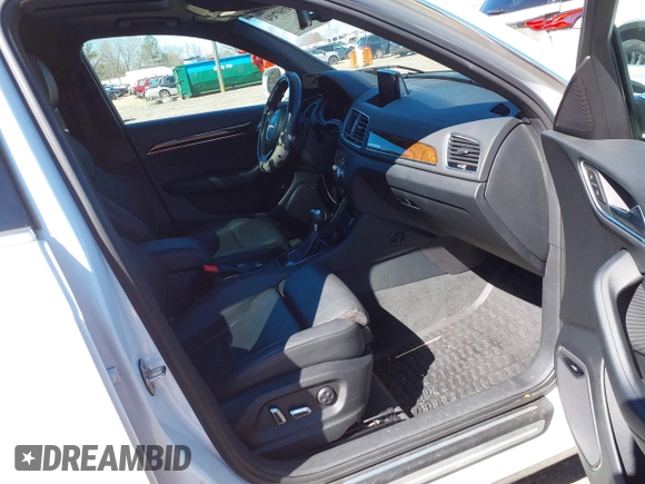 2018 Audi Q3 Premium Plus z VIN WA1JCCFS9JR019286, wystawiony jako IAAI lot #41607434 z przebiegiem 128 709 mil mil oraz . Historia ofert i sprzedaży dostępna na DreamBid. Obrazek 5.