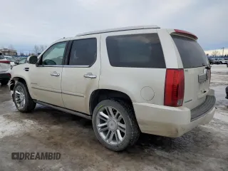 2014 Cadillac Escalade Platinum z VIN 1GYS4DEF6ER244833, wystawiony jako Copart lot #86022604 z przebiegiem 79 038 mil mil oraz Szkody całkowita. Historia ofert i sprzedaży dostępna na DreamBid. Obrazek 2.