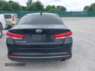 2017 Kia Optima LX z VIN 5XXGT4L36HG152832, wystawiony jako IAAI lot #42445597 z przebiegiem 183 875 mil mil oraz . Historia ofert i sprzedaży dostępna na DreamBid. Obrazek 16.