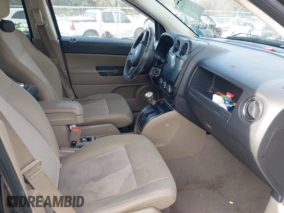 2011 Jeep Compass with VIN 1J4NF1FB8BD154545, listed as a IAAI auction lot 41624501 with 87,204 mi miles. Bid and sale history available at carsss.com. Image 5.
