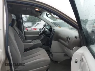 2005 Dodge Caravan SXT z VIN 2D4GP44L05R599391, wystawiony jako IAAI lot #42371619 z przebiegiem 116 468 mil mil oraz . Historia ofert i sprzedaży dostępna na DreamBid. Obrazek 5.