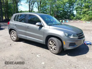 2012 Volkswagen Tiguan LE z VIN WVGAV7AX6CW000592, wystawiony jako IAAI lot #42565812 z przebiegiem 125 966 mil mil oraz . Historia ofert i sprzedaży dostępna na DreamBid. Obrazek 1.