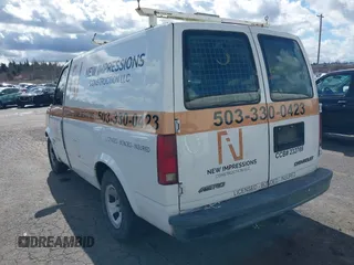 2000 Chevrolet Astro Cargo with VIN 1GCDM19W1YB217561, listed as a IAAI auction lot 41805659 with Not Provided miles. Bid and sale history available at carsss.com. Image 3.