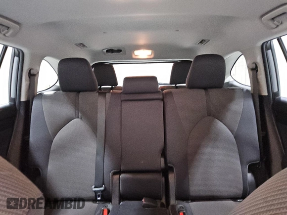 2023 Toyota Highlander L z VIN 5TDKDRAH7PS502727, wystawiony jako Copart lot #59237145 z przebiegiem 41 216 mil mil oraz Czysty tytuł • Clean title. Historia ofert i sprzedaży dostępna na DreamBid. Obrazek 10.