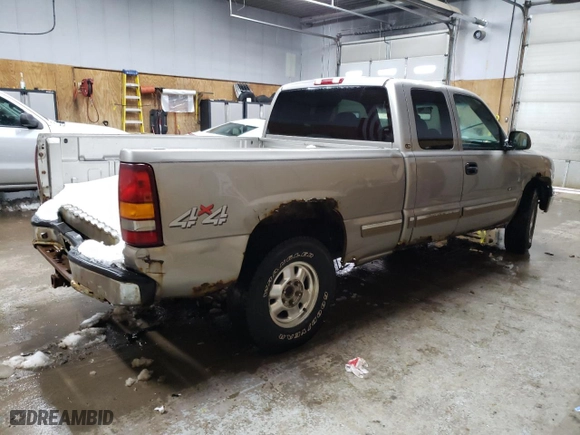 2000 Chevrolet Silverado 1500 LS with VIN 2GCEK19T1Y1377035, listed as a Copart auction lot 45274635 with 0 mi miles and Clean Title. Bid and sale history available at carsss.com. Image 3.