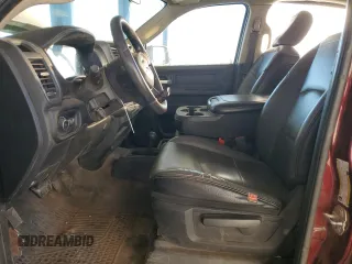 2019 Ram 2500 Tradesman z VIN 3C6UR5CL2KG614175, wystawiony jako Copart lot #85055404 z przebiegiem 106 566 mil mil oraz Szkoda całkowita • Salvage title. Historia ofert i sprzedaży dostępna na DreamBid. Obrazek 7.