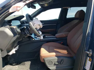2024 Audi Q8 e-tron Premium Plus z VIN WA15AAGE7RB016864, wystawiony jako Copart lot #56564354 z przebiegiem 11 541 mil mil oraz Szkody całkowita. Historia ofert i sprzedaży dostępna na DreamBid. Obrazek 7.