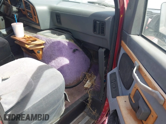 1994 Ford Econoline Cargo with VIN 1FDEE14H6RHB61752, listed as a IAAI auction lot 41783296 with 194,482 mi miles and . Bid and sale history available at DreamBid. Image 5.