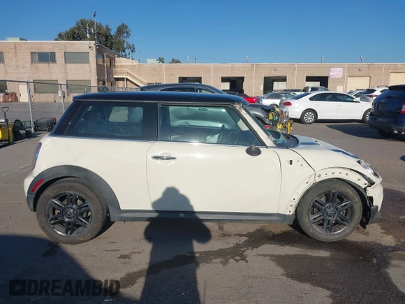 2013 MINI Hardtop with VIN WMWSU3C59DT686286, listed as a IAAI auction lot 41445969 with 85,214 mi miles and . Bid and sale history available at DreamBid. Image 13.