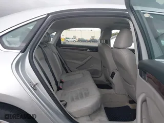 2013 Volkswagen Passat SEL Premium with VIN 1VWCM7A30DC001492, listed as a IAAI auction lot 41981749 with 1 mi miles. Bid and sale history available at carsss.com. Image 8.