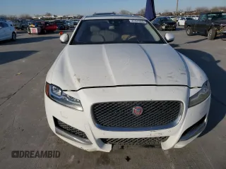 2016 Jaguar XF 35t Prestige with VIN SAJBE4BV5GCY17842, listed as a Copart auction lot 87974205 with 136,278 mi miles and Clean Title. Bid and sale history available at carsss.com. Image 5.