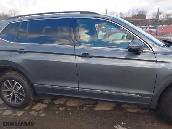 2020 Volkswagen Tiguan SE with VIN 3VV2B7AX8LM129274, listed as a IAAI auction lot 41214900 with 18,655 mi miles. Bid and sale history available at carsss.com. Image 13.