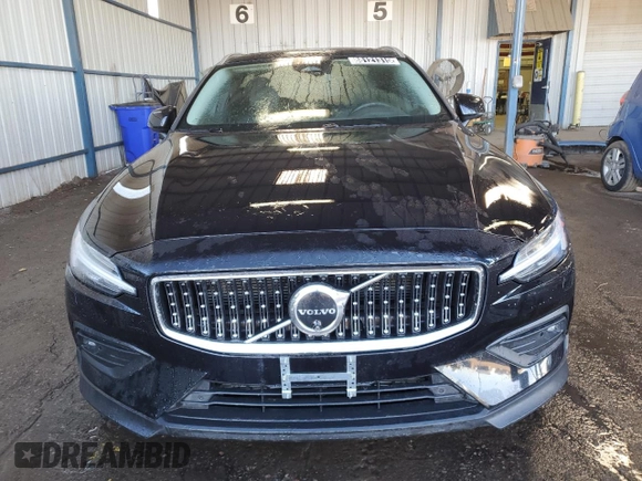 2024 Volvo V60 Plus with VIN YV4L12WY3R2134759, listed as a Copart auction lot 88121315 with 21,316 mi miles and Clean title. Bid and sale history available at DreamBid. Image 5.