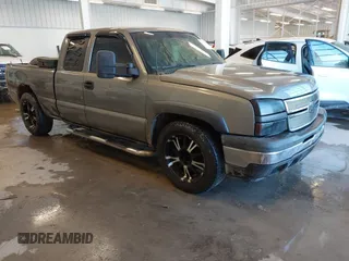 2006 Chevrolet Silverado 1500 Work Truck with VIN 1GCEC19X76Z300027, listed as a IAAI auction lot 41378404 with 171,637 mi miles. Bid and sale history available at carsss.com. Image 1.