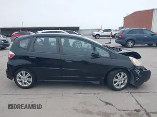 2010 Honda Fit Sport with VIN JHMGE8H42AC030959, listed as a IAAI auction lot 41908986 with 188,046 mi miles. Bid and sale history available at carsss.com. Image 13.