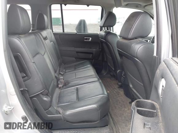 2015 Honda Pilot Touring with VIN 5FNYF4H94FB018152, listed as a IAAI auction lot 41812170 with 130,661 mi miles. Bid and sale history available at carsss.com. Image 8.