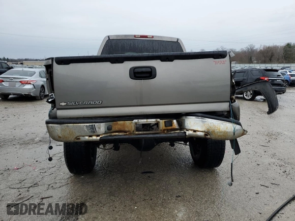 2006 Chevrolet Silverado 1500HD LT2 z VIN 1GCGK13U36F113489, wystawiony jako Copart lot #86367064 z przebiegiem 276 288 mil mil oraz Nie do naprawy • Non repairable. Historia ofert i sprzedaży dostępna na DreamBid. Obrazek 6.