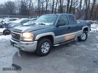 2006 GMC Sierra 1500 SLE1 with VIN 1GTEK19B76Z221061, listed as a IAAI auction lot 41037819 with 126,431 mi miles. Bid and sale history available at carsss.com. Image 2.