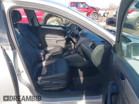 2015 Volkswagen Jetta Sedan 1.8T SE with VIN 3VWD17AJ3FM303470, listed as a IAAI auction lot 41973255 with 90,583 mi miles. Bid and sale history available at carsss.com. Image 5.