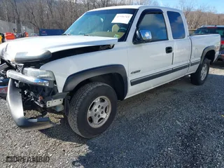 2000 Chevrolet Silverado 1500 LT with VIN 1GCEK19T9YE384538, listed as a IAAI auction lot 41596743 with 165,594 mi miles. Bid and sale history available at carsss.com. Image 2.