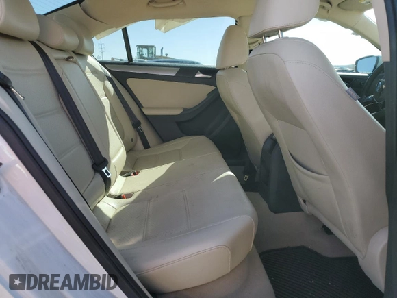 2015 Volkswagen Jetta Sedan 1.8T SE w/Connectivity with VIN 3VWD07AJ0FM305731, listed as a Copart auction lot 46712215 with 176,548 mi miles and Salvage Title. Bid and sale history available at carsss.com. Image 10.