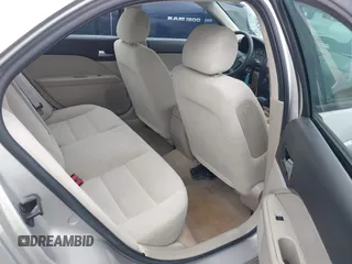 2008 Ford Fusion S with VIN 3FAHP06ZX8R123780, listed as a IAAI auction lot 40365258 with 100,661 mi miles. Bid and sale history available at carsss.com. Image 8.