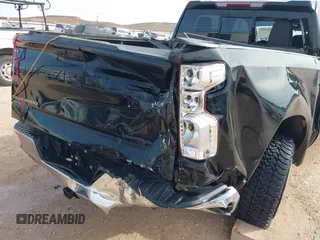 2021 Chevrolet Silverado 1500 LT with VIN 1GCUYDED9MZ178701, listed as a IAAI auction lot 41085034 with 81,682 mi miles. Bid and sale history available at carsss.com. Image 19.