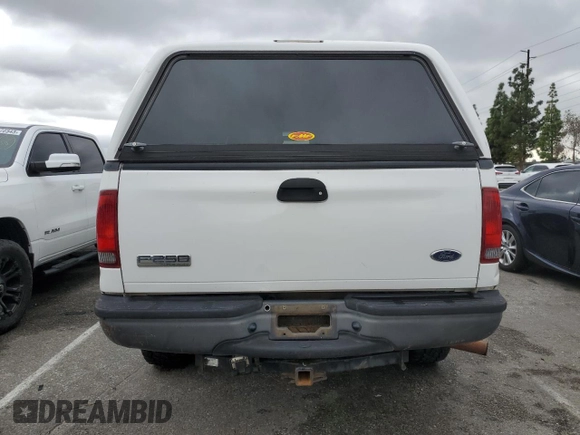 2005 Ford F-250 XL z VIN 1FTSX21525EA93155, wystawiony jako Copart lot #76545963 z przebiegiem 113 656 mil mil oraz Szkoda całkowita • Salvage title. Historia ofert i sprzedaży dostępna na DreamBid. Obrazek 6.