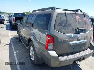 2008 Nissan Pathfinder S z VIN 5N1AR18B28C636186, wystawiony jako IAAI lot #42234667 z przebiegiem Nie podano mil oraz . Historia ofert i sprzedaży dostępna na DreamBid. Obrazek 3.