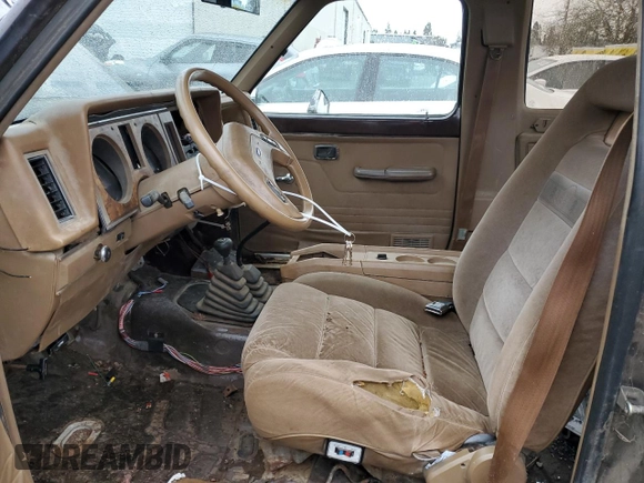 1987 Ford Bronco с VIN 1FMCU14T2HUA23081, выставлен на аукционе Copart как лот 45816865 с пробегом 74 385 миль миль и Чистый • Clean title. История ставок и продаж доступна на DreamBid. Изображение 7.