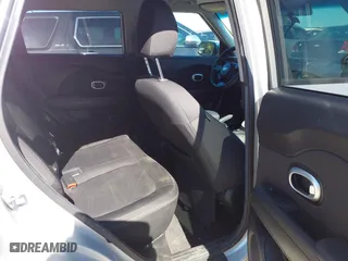 2014 Kia Soul with VIN KNDJN2A22E7722117, listed as a IAAI auction lot 42090386 with 114,695 mi miles. Bid and sale history available at carsss.com. Image 8.