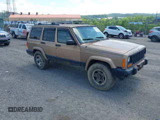 1999 Jeep Cherokee Sport with VIN 1J4FF68S8XL638596, listed as a IAAI auction lot 42582962 with Not provided miles and . Bid and sale history available at DreamBid. Image 1.