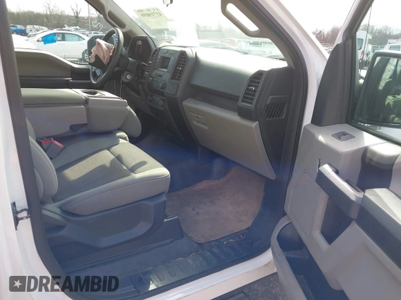 2020 Ford F-150 XL with VIN 1FTMF1CB0LKD63815, listed as a IAAI auction lot 41719059 with 33,021 mi miles and . Bid and sale history available at carsss.com. Image 5.