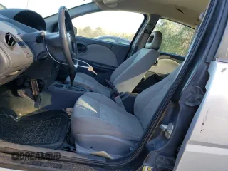 2005 Saturn ION ION 1 z VIN 1G8AG52F55Z160208, wystawiony jako Copart lot #70883064 z przebiegiem 237 716 mil mil oraz Nie do naprawy. Historia ofert i sprzedaży dostępna na DreamBid. Obrazek 7.