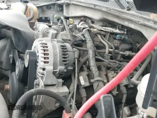 2006 Chevrolet Silverado 1500 LT1 z VIN 1GCEC19VX6Z261903, wystawiony jako IAAI lot #41552645 z przebiegiem 330 838 mil mil oraz . Historia ofert i sprzedaży dostępna na DreamBid. Obrazek 12.