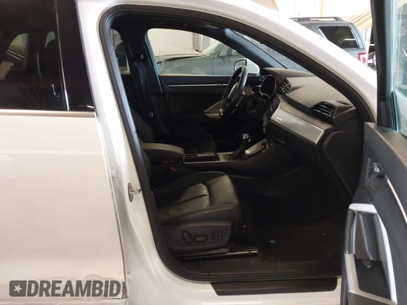 2021 Audi Q3 Premium z VIN WA1AUCF36M1089224, wystawiony jako IAAI lot #41998972 z przebiegiem 73 593 mil mil oraz . Historia ofert i sprzedaży dostępna na DreamBid. Obrazek 5.