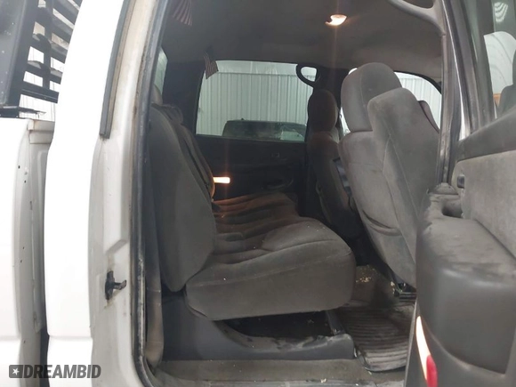 2003 Chevrolet Silverado 2500HD LS with VIN 1GCHK23U13F258343, listed as a IAAI auction lot 41288585 with 299,594 mi miles. Bid and sale history available at carsss.com. Image 8.